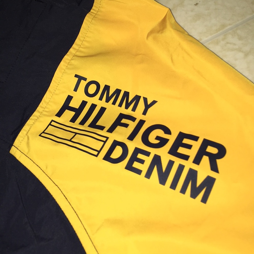 NWT Tommy Hilfiger Windbreaker men’s size S